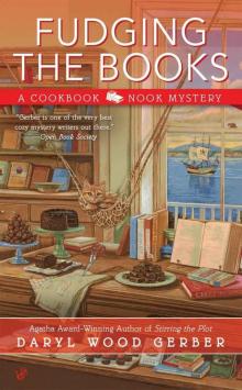 Fudging the Books (A Cookbook Nook Mystery 4) Fudging the Books (A Cookbook Nook Mystery 4)