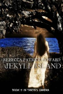 Jekyll Island: A Paranormal Mystery (Taryn's Camera Book 5)